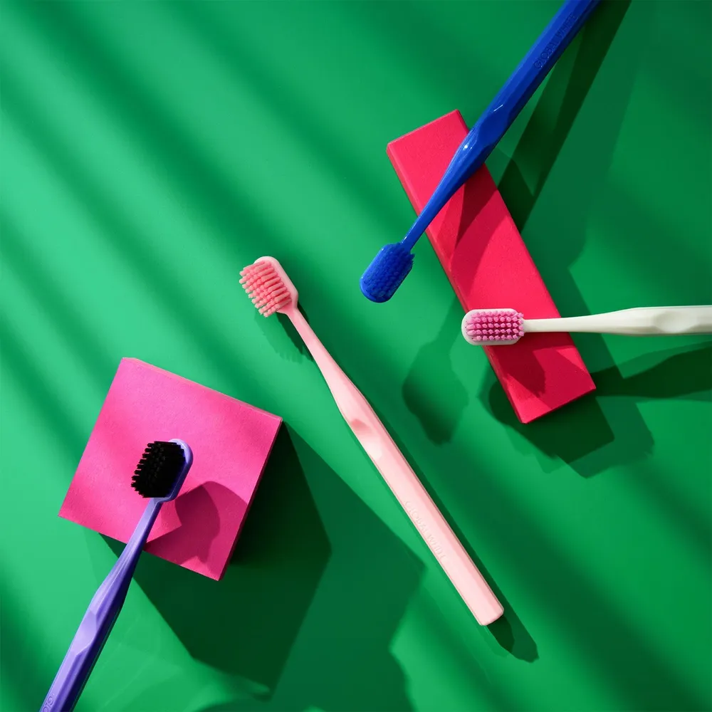 კბილის ჯაგრისი Medium NEW